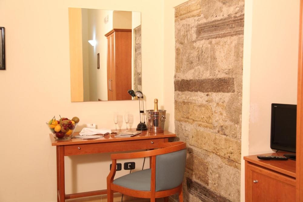Room image 4