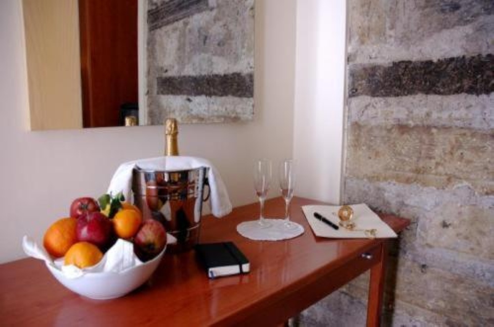 Room image 3