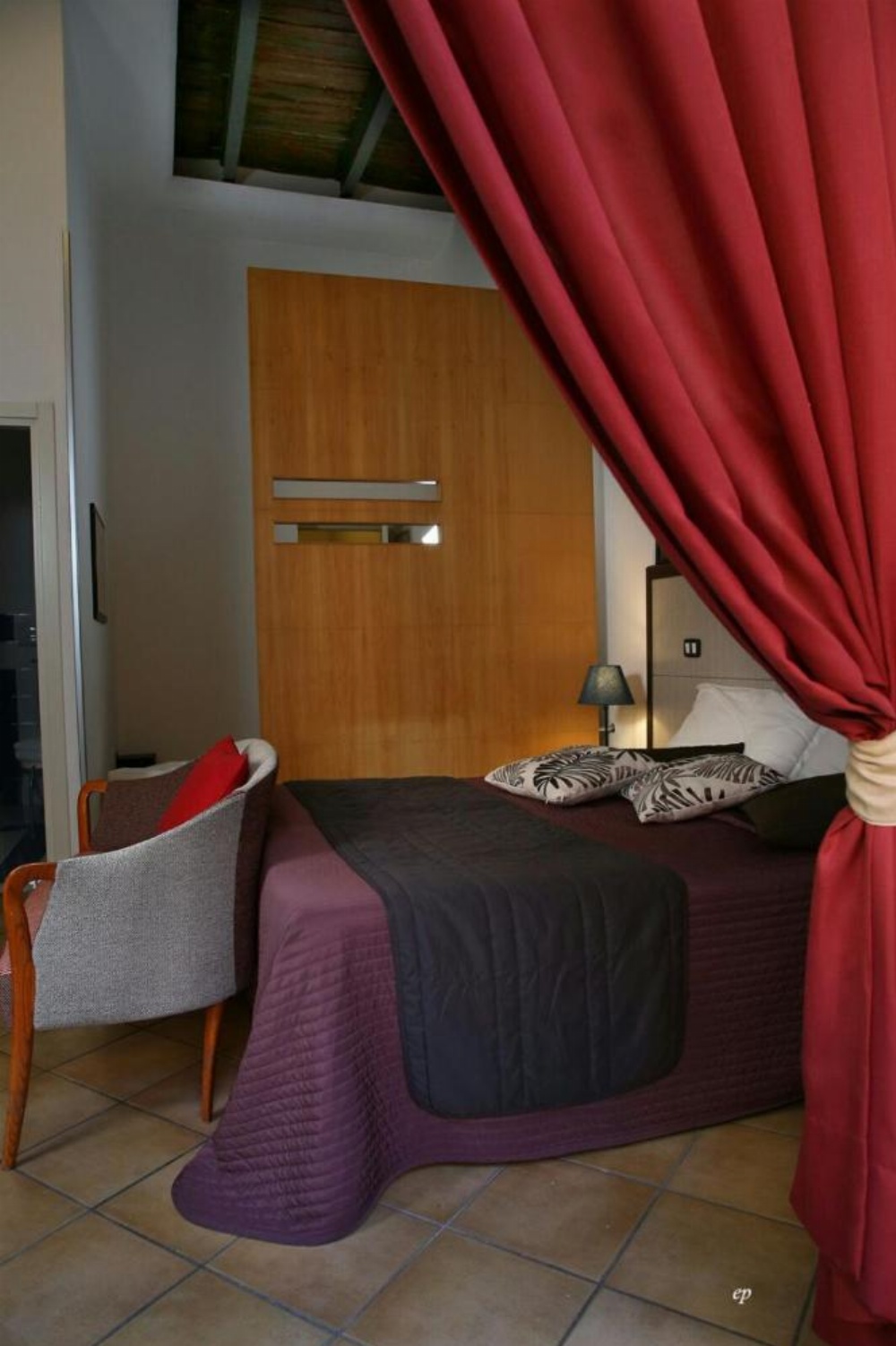 Room image 2
